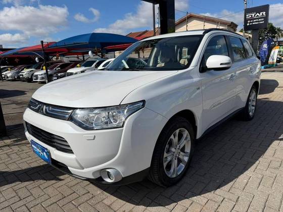 MITSUBISHI OUTLANDER 3.0 GT 4X4 V6 24V GASOLINA 4P AUTOMÁTICO